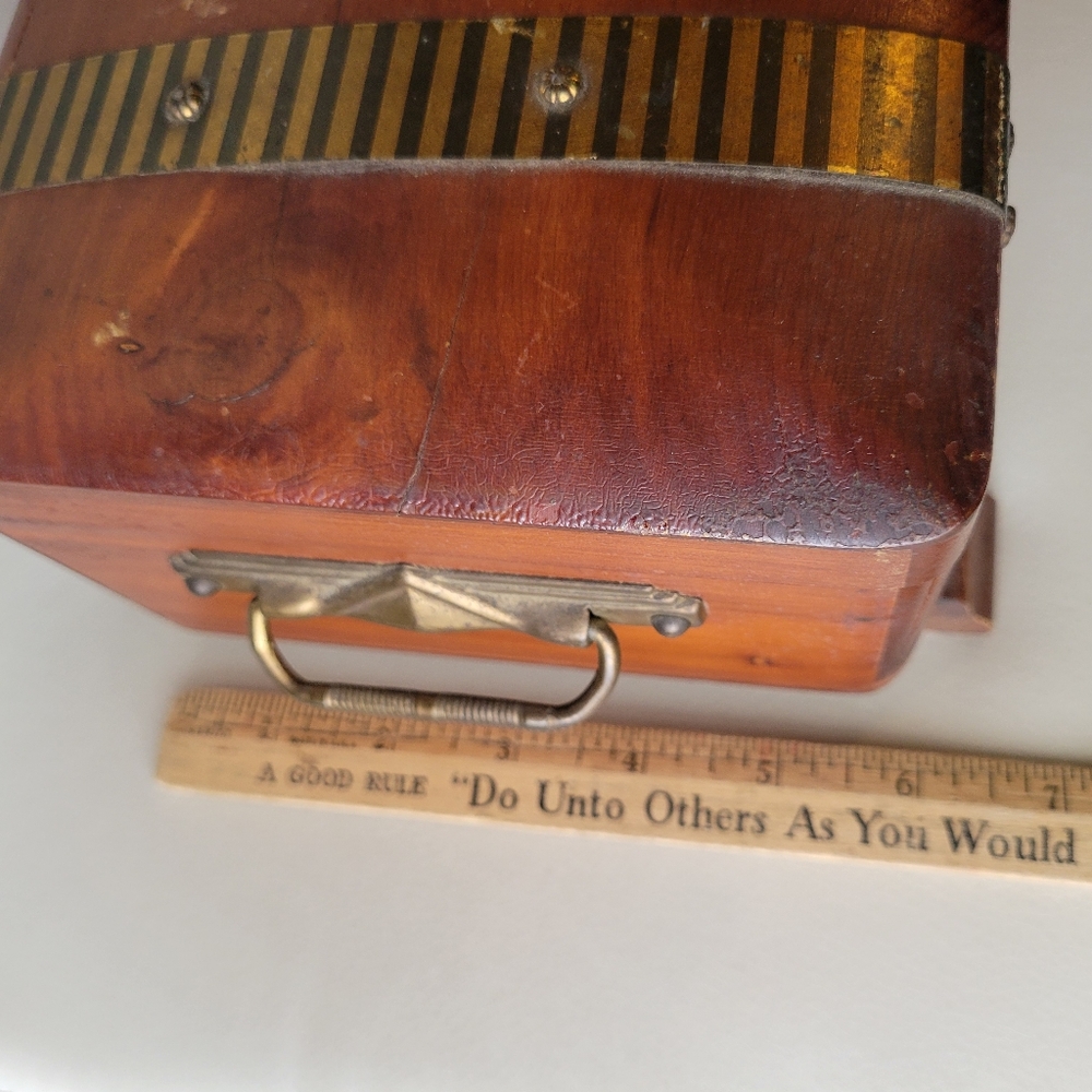 Vintage Treasure Chest ~ Antique? ~ Handmade Wood Box ~ Metal Accents ~ Cedar? - Picture 12 of 16